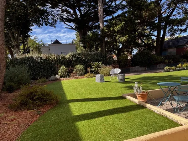 Plage 300m jardin 350m2 garage