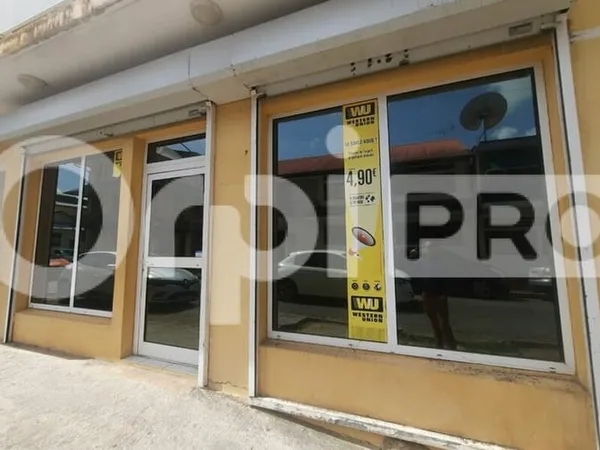 Local commercial 90 m²