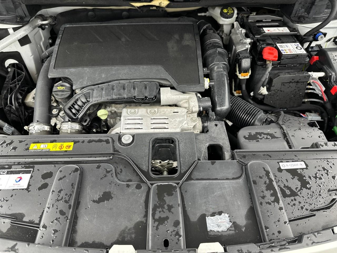 Peugeot 3008 puretech 130ch s&s eat8 gt — photo 13