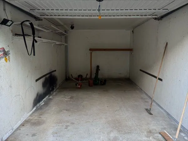 Location garage 16 m² - Idéal stockage / véhicule