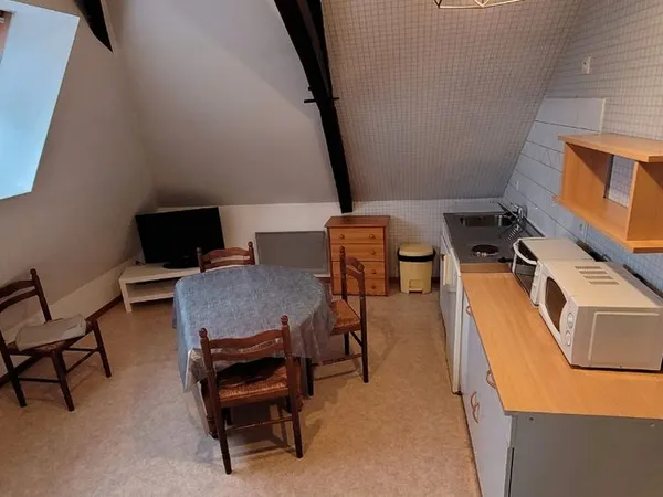 Loue Renazé centre-ville appartement meublé de type 1