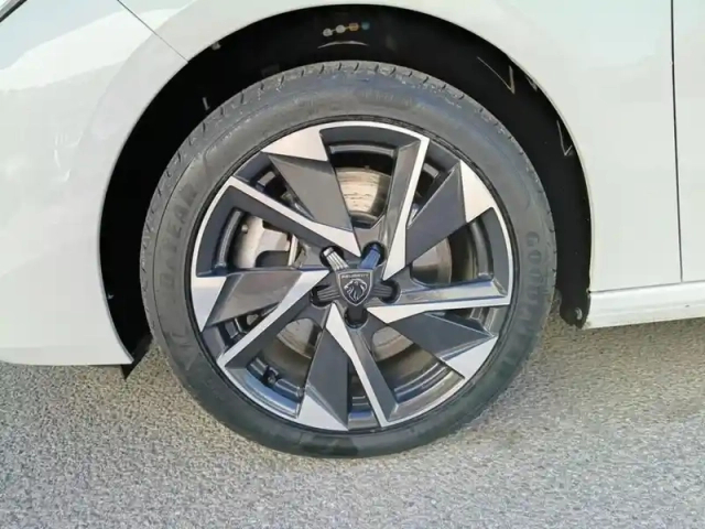 Peugeot 308 sw plug-in hybrid 195 ch e-dcs7 allure — photo 15