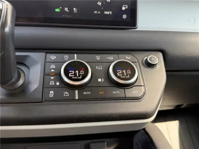 Land Rover Defender 110 d240 bva8 — photo 36