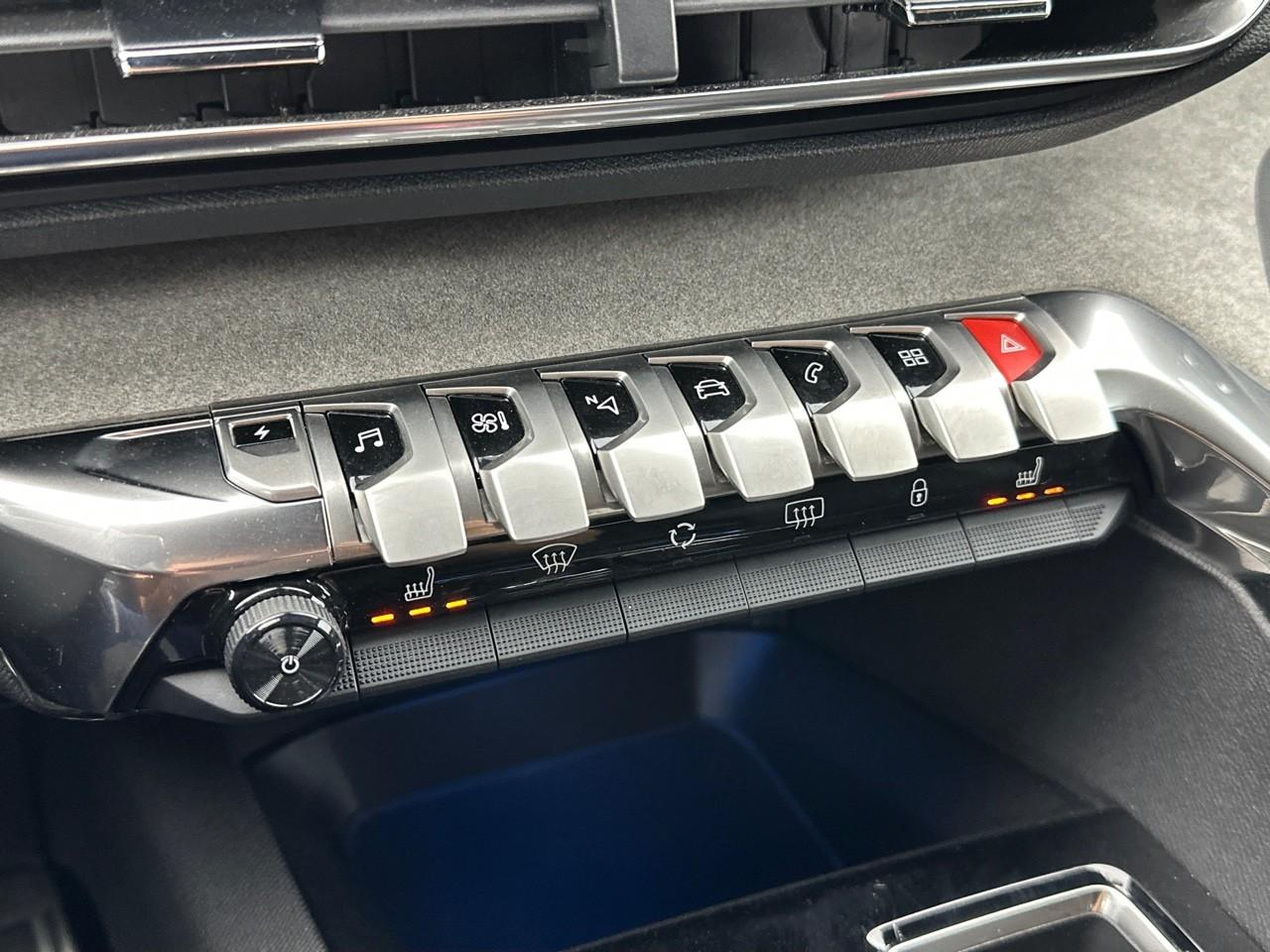 Peugeot 3008 hybrid 225 e-eat8 gt pack — photo 28