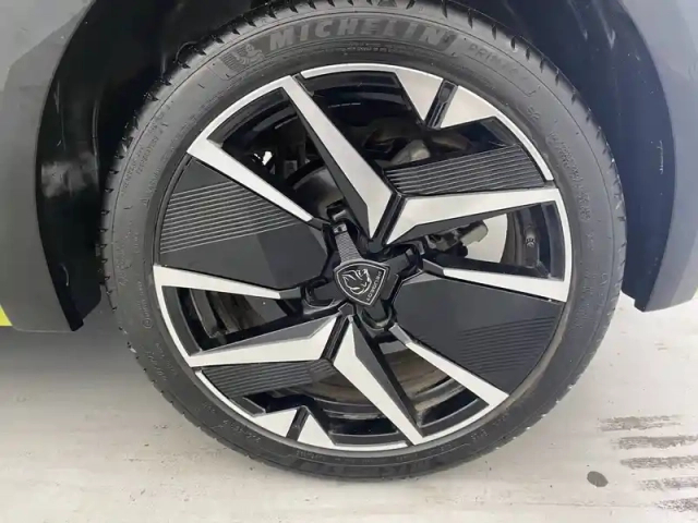 Peugeot 208 puretech 100 s&amp;s bvm6 — photo 48