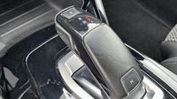 Peugeot 2008 1.2 PureTech 130ch S&S GT EAT8 — photo 14