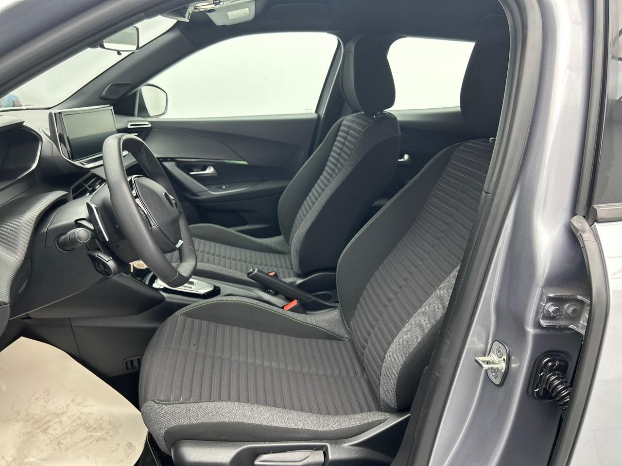 Peugeot 2008 hybrid 136 e-dcs6 active — photo 10