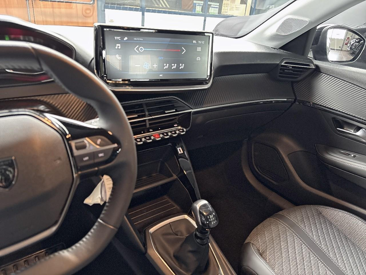 Peugeot 208 100 s&s bvm6 style — photo 14