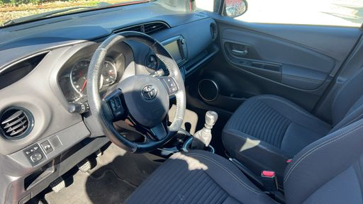 Toyota Yaris 1.3 VVT-i 99 - Collection – 2016 – 101396 km – Essence – Boîte Manuelle — photo 18
