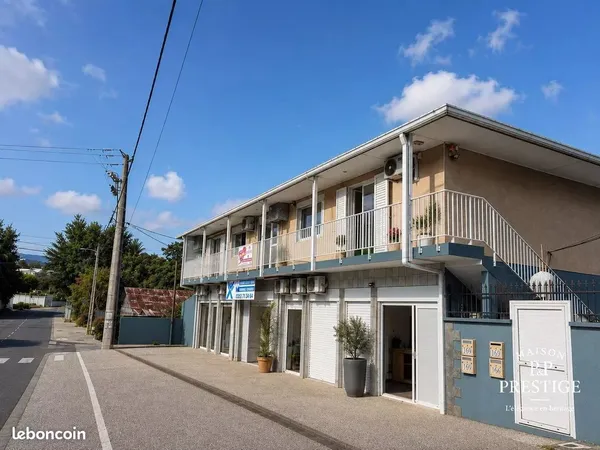 Local commercial 200 m² Saint-Louis