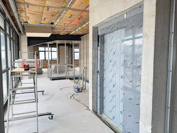 Local commercial 700 m²