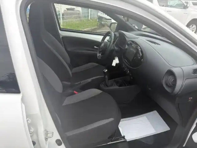 Toyota Aygo 1.0 vvt-i 72 dynamic — photo 21