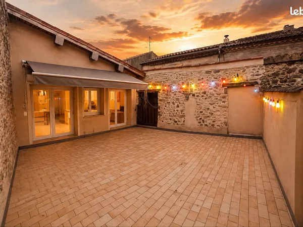 Appartement avec grande terrasse et garage