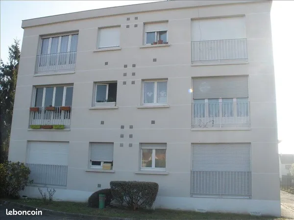 Studio 1 pièce 28 m²