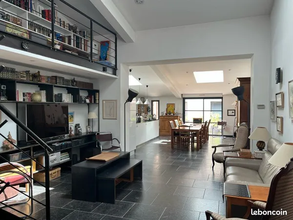 Vente directe entre particuliers - Maison d'exception en hypercentre de Croix - 175m2