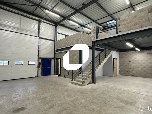 Local d'activité 370 m²