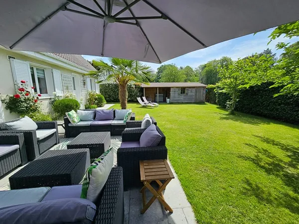 Maison Voisins Le Bretonneux 8 pièce(s) 182 m2