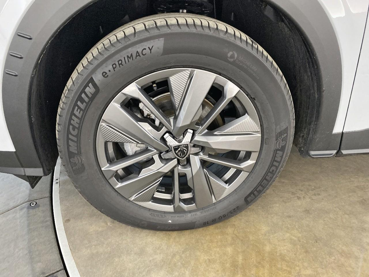 Peugeot 5008 hybrid 145 ch e-dcs6 allure — photo 11