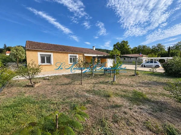 Robiac maison de type F4 avec garage sur 907m2 de terrain ac