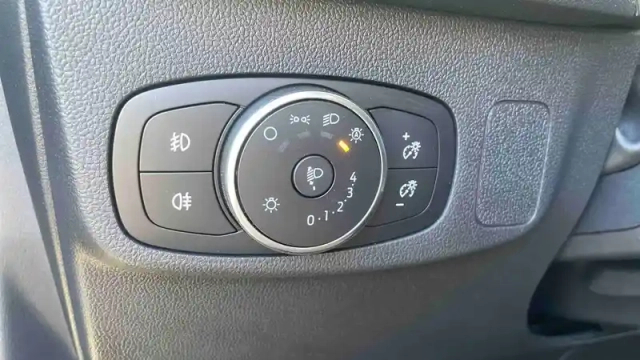 Ford Focus 1.5 ecoblue 115 powershift — photo 19