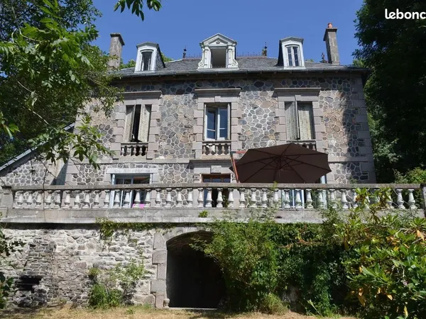 Maison en vente Vèze (15160)