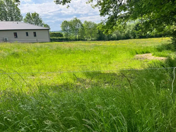 Terrain 1600 m²