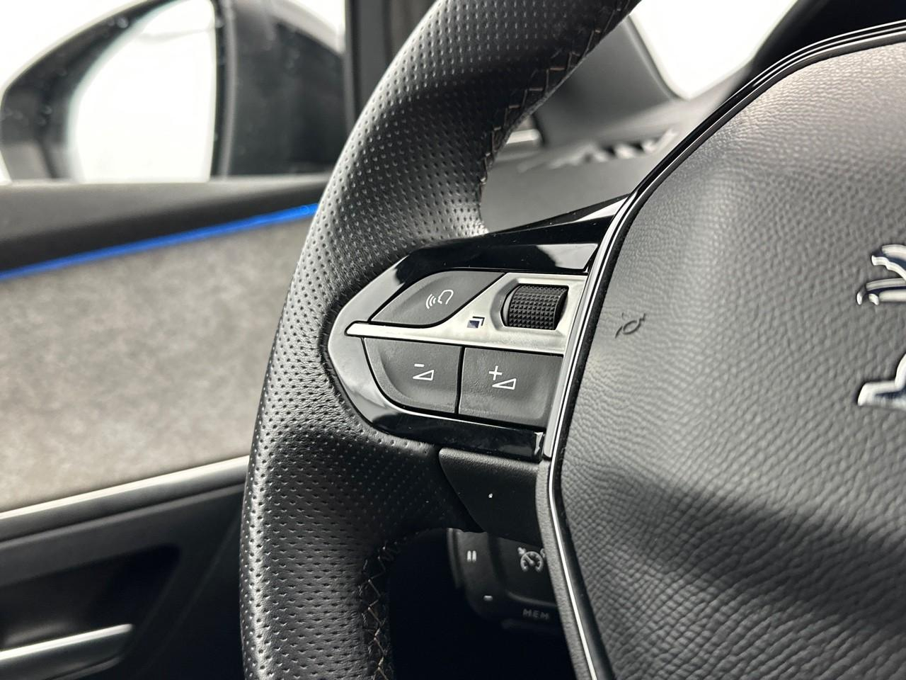 Peugeot 3008 hybrid 225 e-eat8 gt pack — photo 18