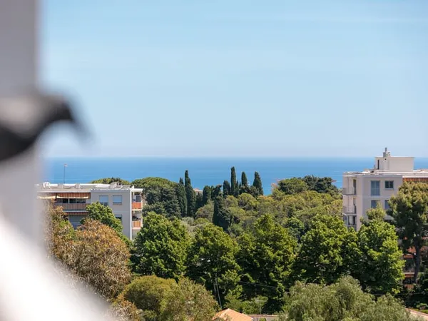APPARTEMENT A VENDRE 3/4 PIECES ANTIBES -CHEMIN DES COMBES-V