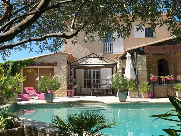 Appartement Gîte/ LOCATION MEUBLEE AU MOIS de 100M2 3* SEPTEMBRE 2026 (10mn) NOTÉ 9,2/10 BOOKING