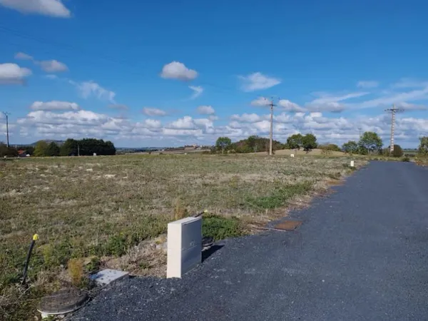 Terrain 697 m²