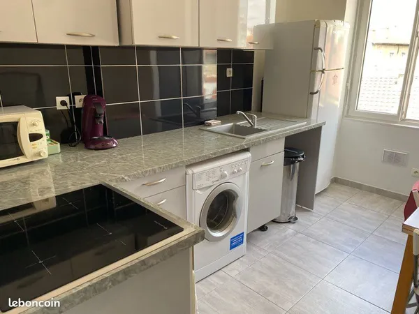 Chambre meublée disponible tout de suite