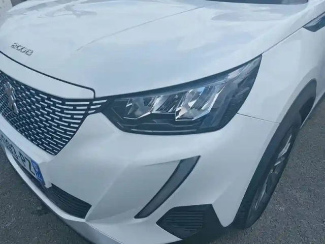 Peugeot 2008 electrique 136 ch — photo 16