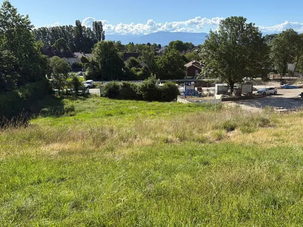 Terrain 869 m²