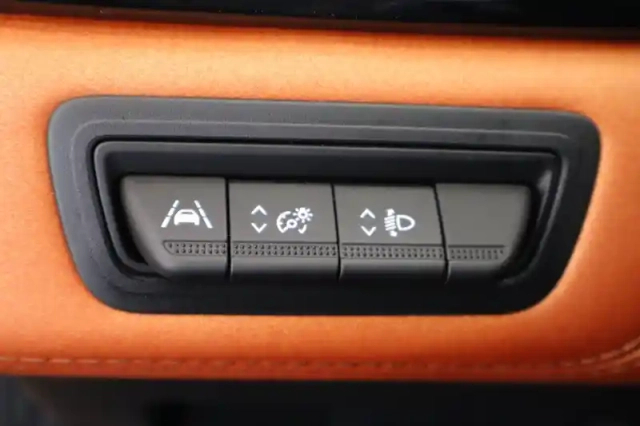 Renault Captur blue dci 95 — photo 30