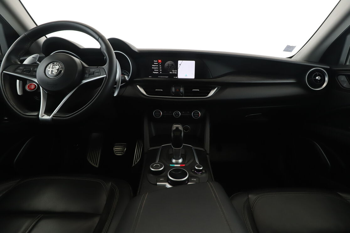 Alfa Romeo Stelvio 2.2 Diesel Executive AT8 — photo 11