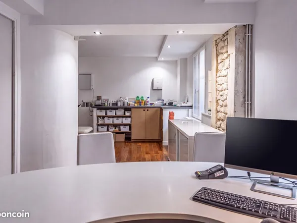 Local 61 m² Nancy