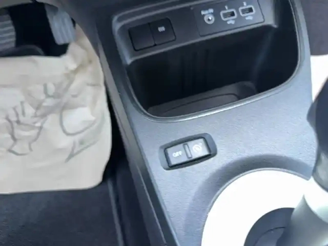 Renault Twingo iii e-tech — photo 54
