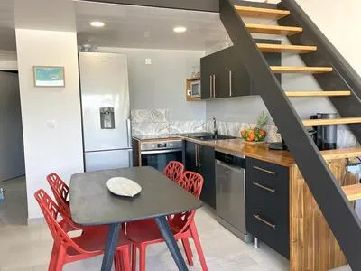 Appartement LES TROIS ILETS 3 pièces Mezzanine , vue Marina , plage et commerce à pied , potentiel l