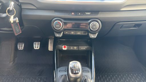 Kia Stonic 1.0 T-GDI 120 - Design – 2019 – 65938 km – Essence – Boîte Manuelle — photo 13