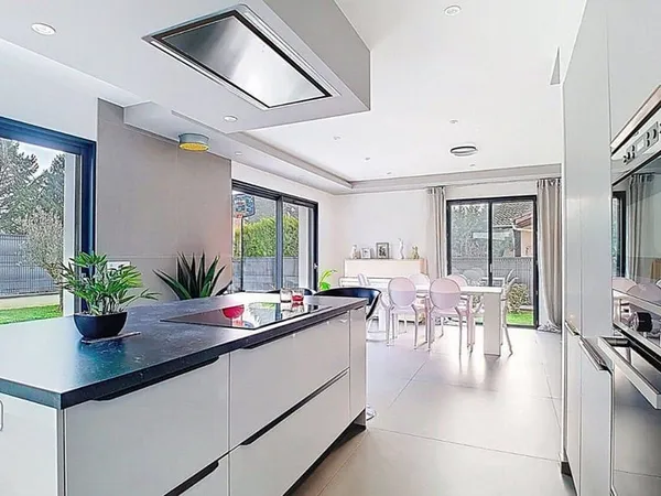 Maison 6 pièces 200 m²