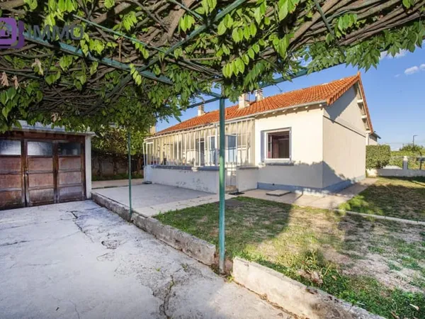 Maison plein pied - plateau THIAIS