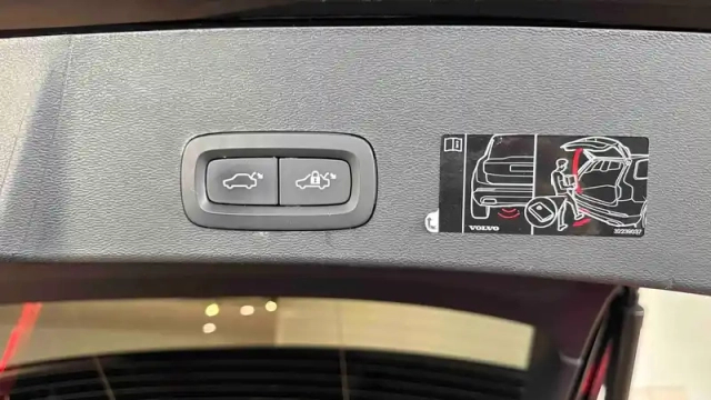 Volvo Xc40 t4 recharge 129+82 ch dct7 — photo 10