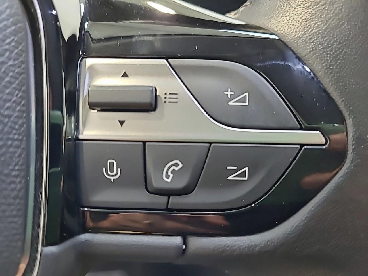 Peugeot 308 phev 180 e-eat8 allure pack — photo 21