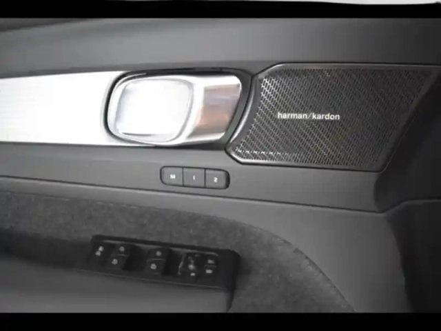 Volvo Xc40 t4 recharge 129 + 82ch plus dct 7 — photo 25