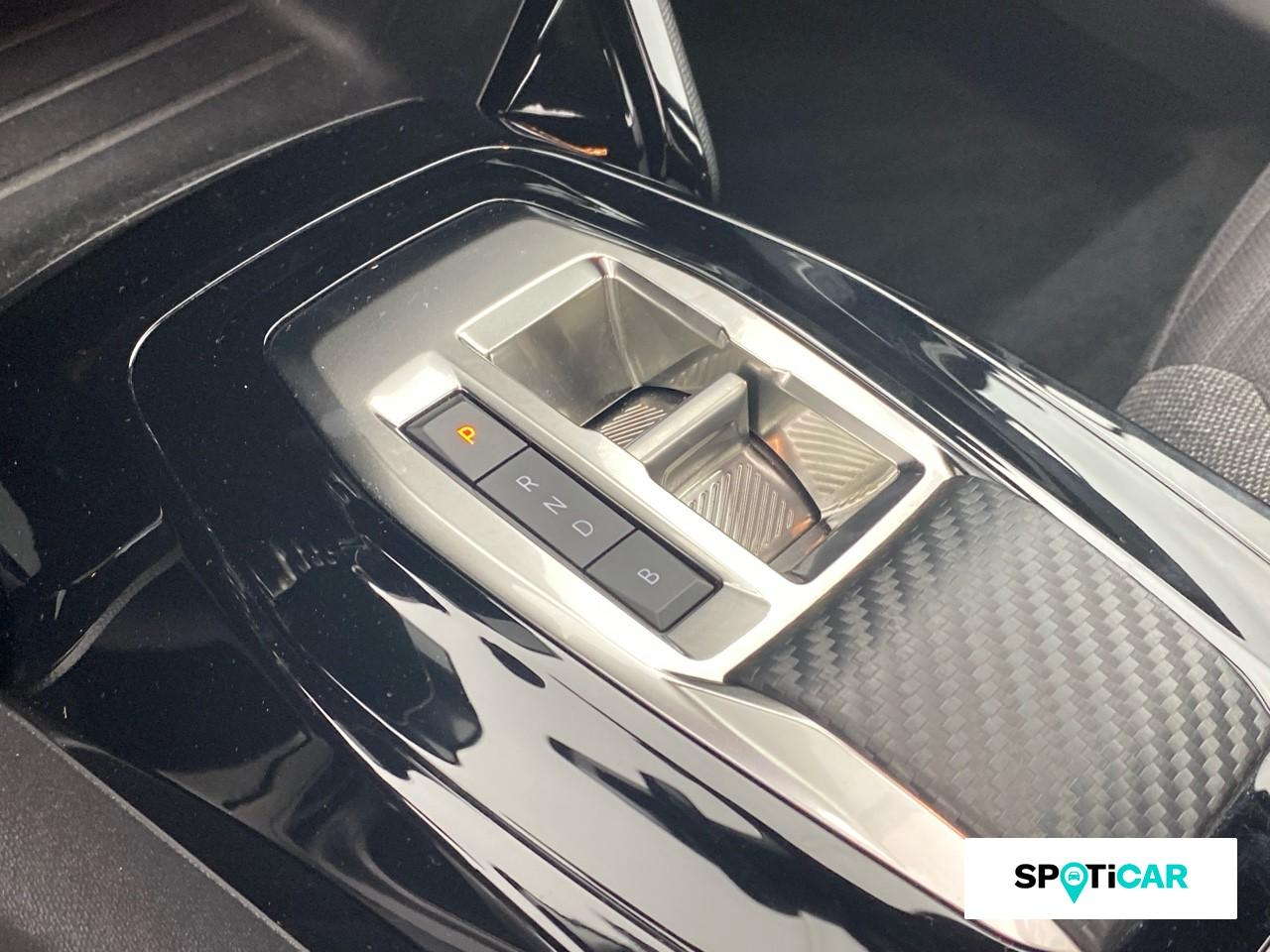 Peugeot 2008 e-2008 136ch active — photo 14