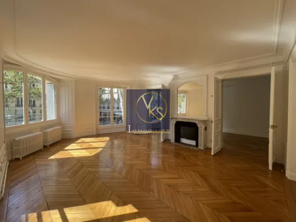 Appartement 5 pièces 152 m²