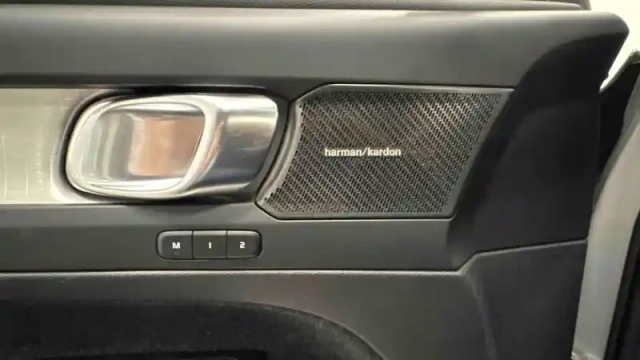 Volvo Xc40 t5 recharge 180+82 ch dct7 — photo 23