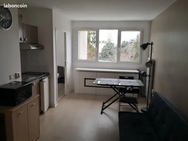 Appartement T2 31m2 quartier St Marc proche lycée et Tram