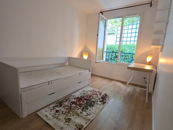 Loue chambre en colocation dans appartement