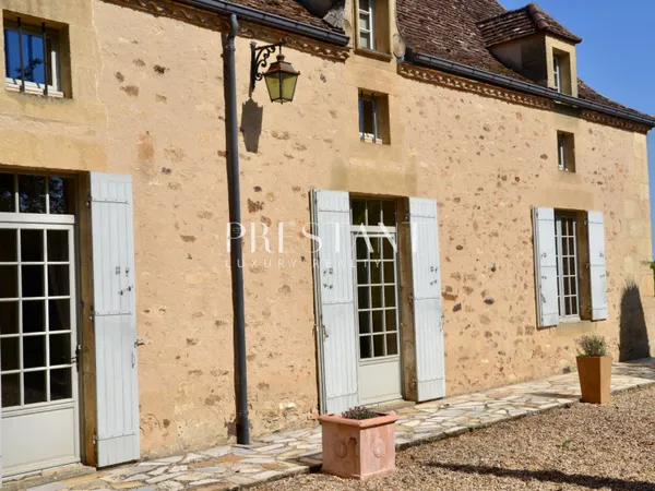 Maison 9 pièces 246 m²